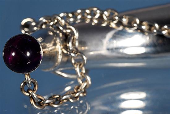 A Victorian silver cornucopia shaped vinaigrette and scent bottle, Length 4”/102mm Weight 2oz/58grms